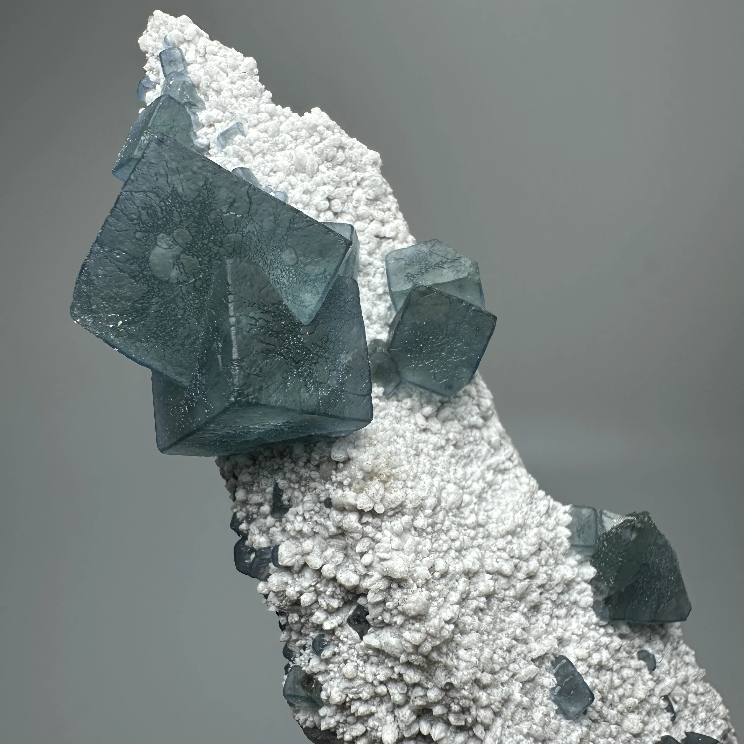 

Natural Inner Mongolia Blue Fluorite Mineral Specimen Crystal Quartz Rock Healing Stone Home Decor Gift