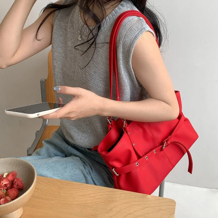 

Korean advanced sense of soft slack sense armpit tote bag female 2025 summer large capacity fashion commuting shoulder bags