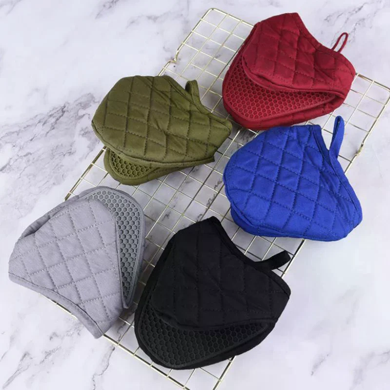1pc Kitchen Anti Scald Oven Gloves Kitchen Multi Purpose Fish Shaped Silicone Gloves Tray Tableware Rack Oven Gloves
