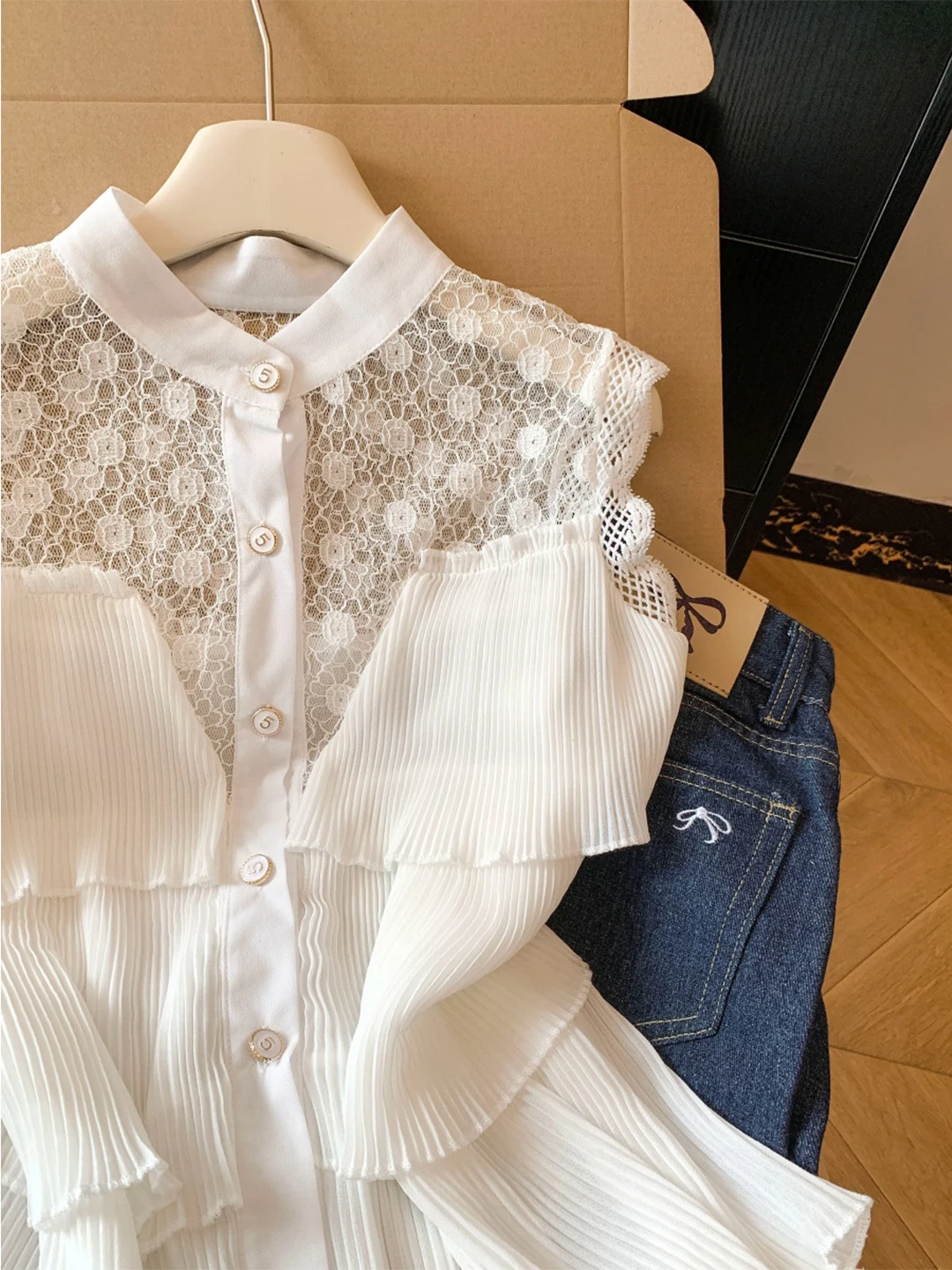 Summer Lace Patchwork Sleeveless Vest Small Shirt Loose Silk Gentle Top Transparent Stand Collar Pure Color Multi-Buckle Closure