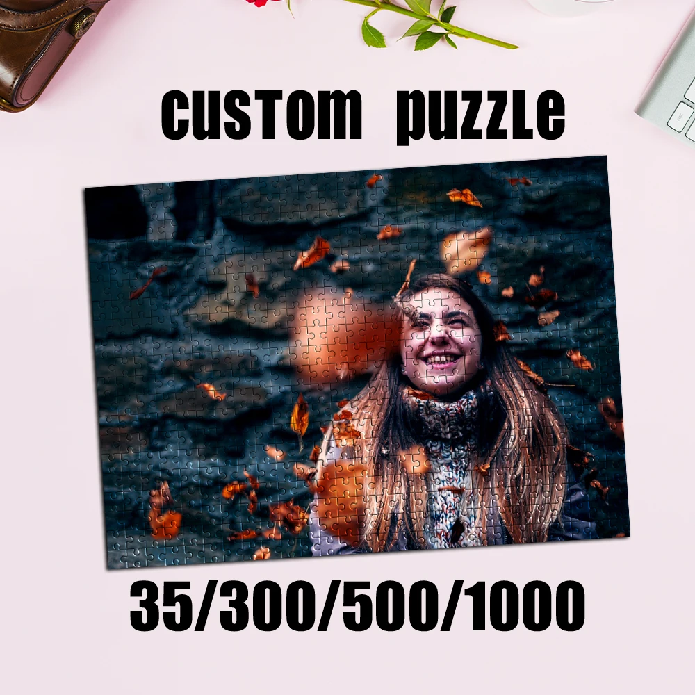 Personalisiertes individuelles Fotopuzzle, maßgeschneidertes Bildpuzzle mit Herbst-Herbstblättern und lächelnder Frau, Holzpuzzle