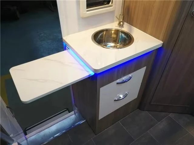 خزائن RV متعددة الوظائف خزائن المطبخ الألومنيوم خفيفة الوزن RV للبيع خزائن RV مقاومة للماء