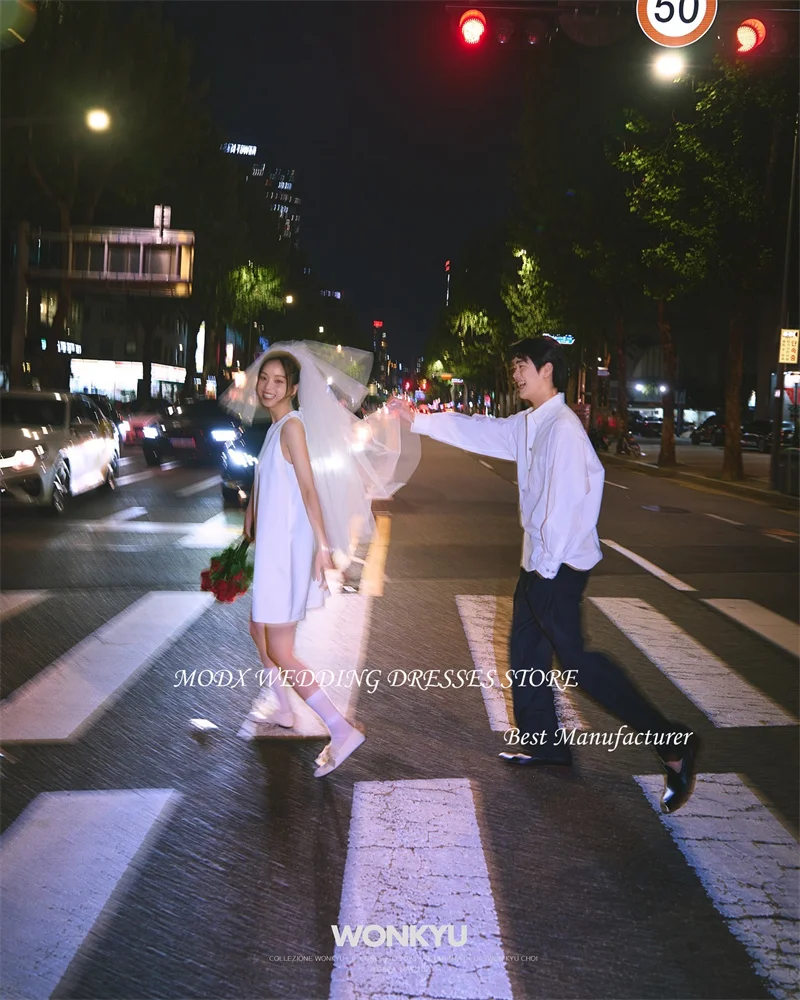 MODX Simple A Line Short Wedding Dresses O-Neck Sleeveless Mini Bride Dress Formal Party Gowns Plain Free Veil Korea Photo shoot