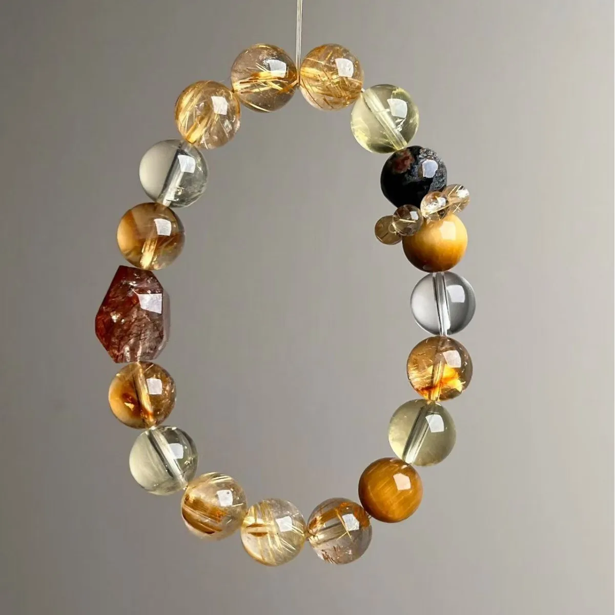 

Natural Crystal Bracelet, Titanium Hair Crystal, White Crystal, Glue Flower Ghost Women's Bracelet Light Luxury, Fashionable