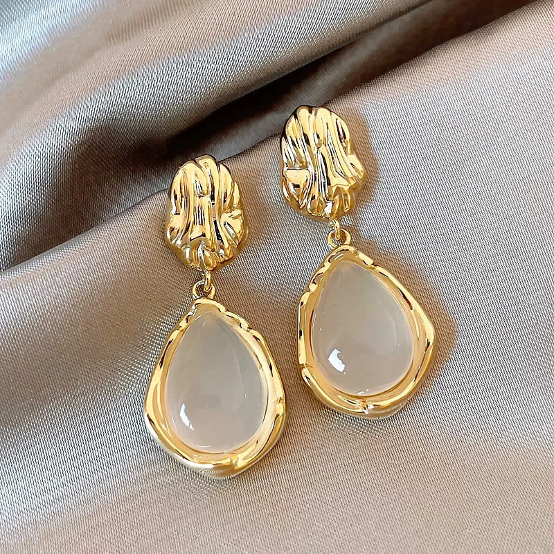 

Light luxury gold geometric earrings for women's accessories