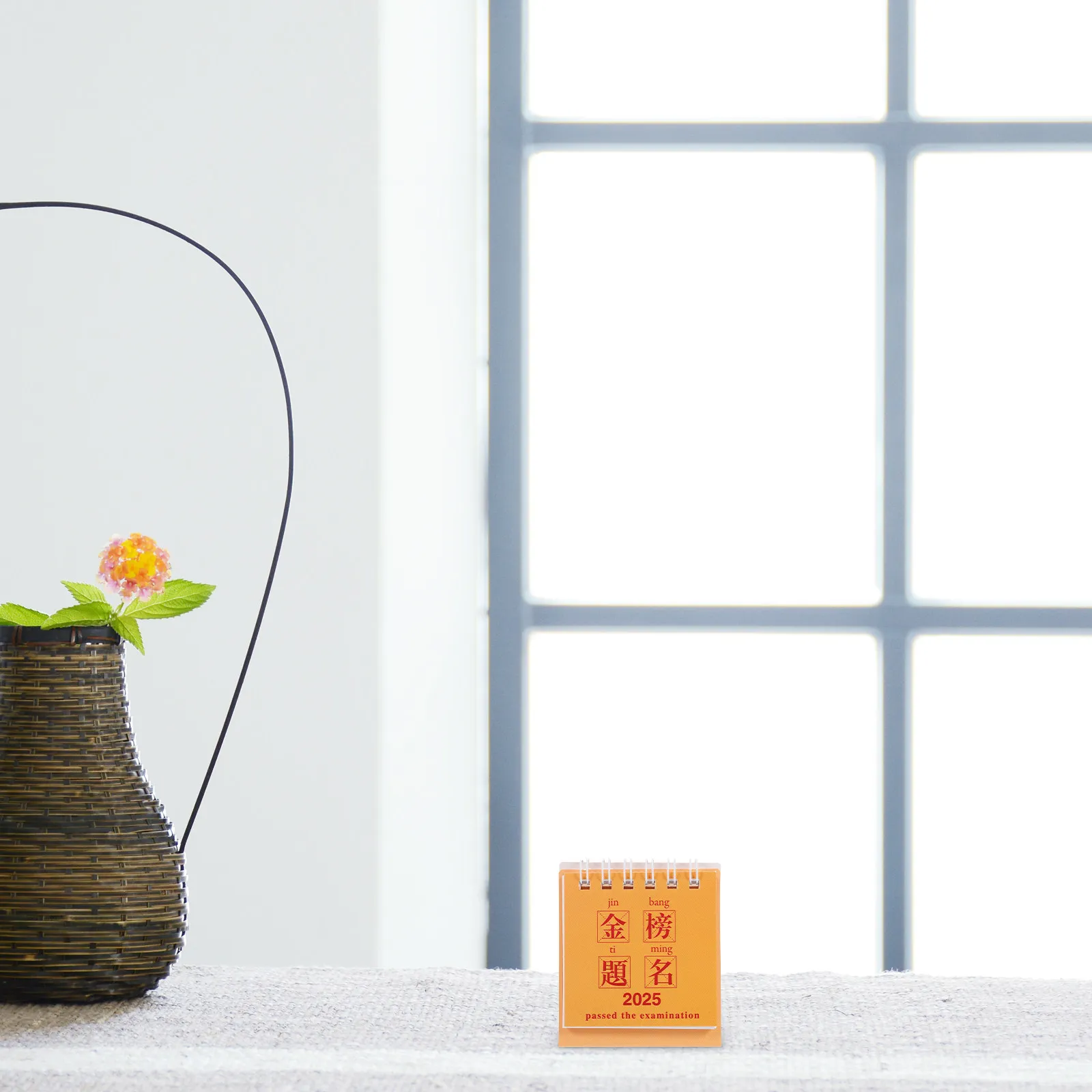 

Mini Desktop Calendar 2024-2025 Inspirational Portable Planner for Home Office Tabletop Schedule Organizer Chinese Lunar Year