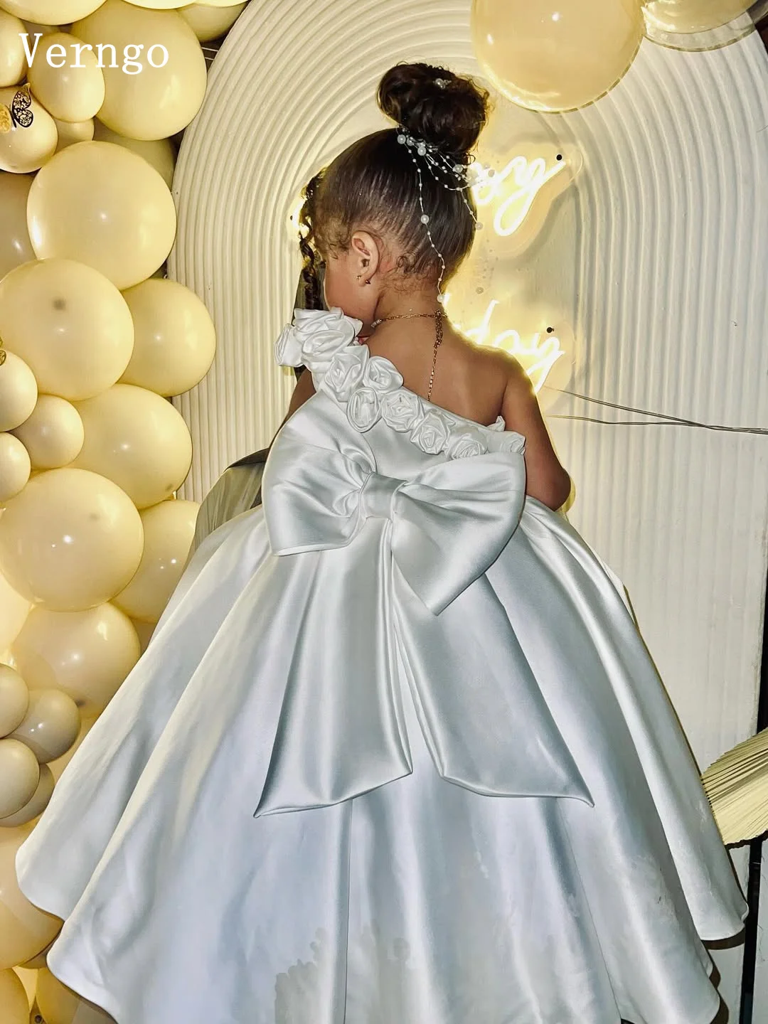 Verngo Elfenbein Satin Prinzessin Mädchen Blumen Kleid Schulterfrei Kindergeburtstag Partykleid Elegantes Promi-Kleid Maßgeschneidert