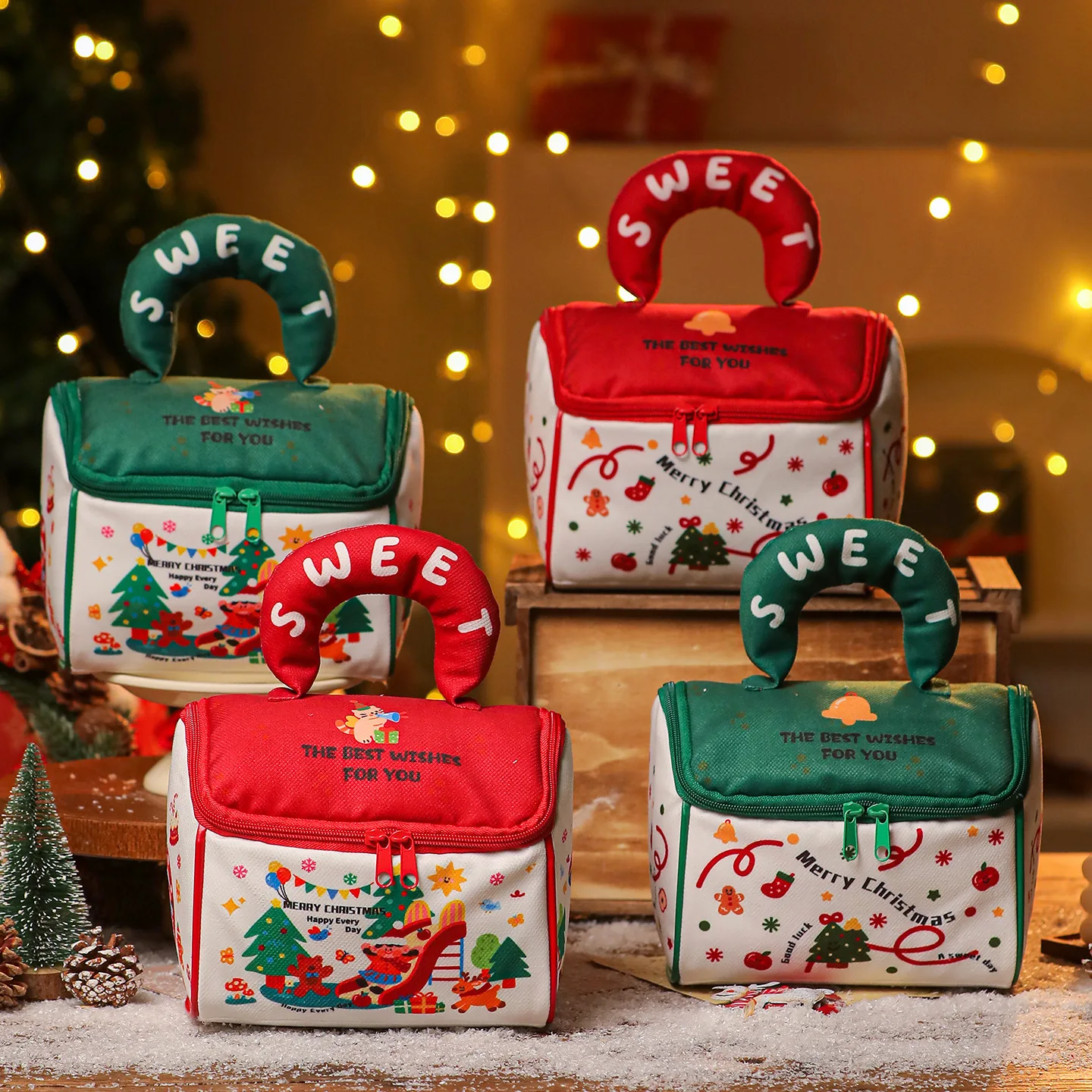 

The New Hot-selling Creative Christmas Eve Small House Shape Hand Bag Cute Christmas Fruit Gift Bag Portable Candy Bag
