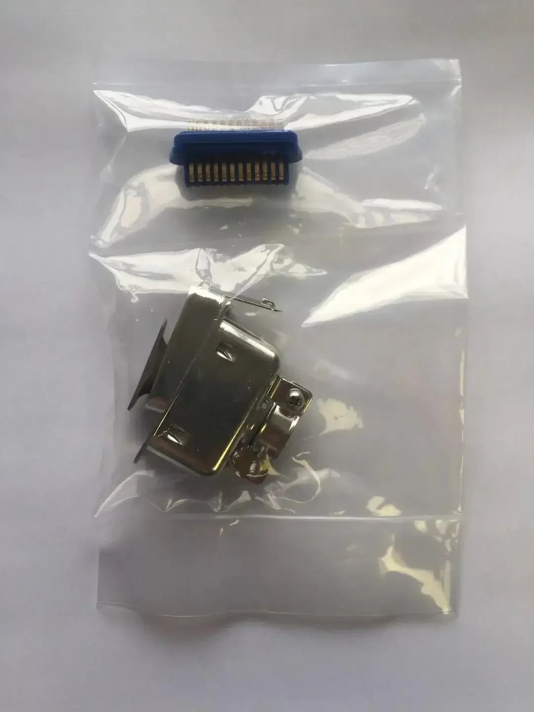 

Imported DDK 57 series ribbon connector connector 57-30240 (R1)
