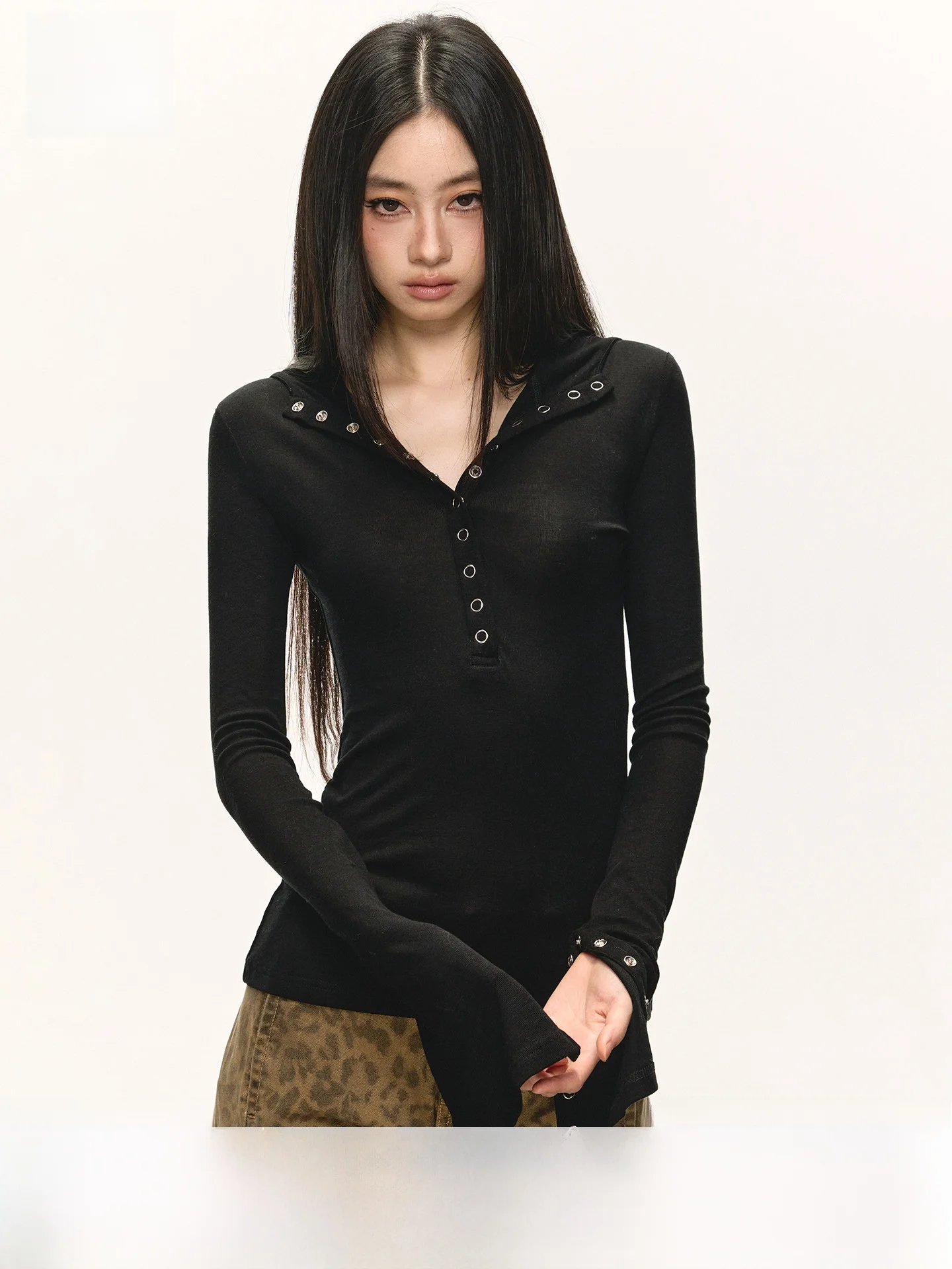 

ANNA ANEAE Шелково-шерстяная вязаная базовая футболка с капюшоном для женщин, приталенная, с длинным рукавом, повседневная, весна-осень, черная