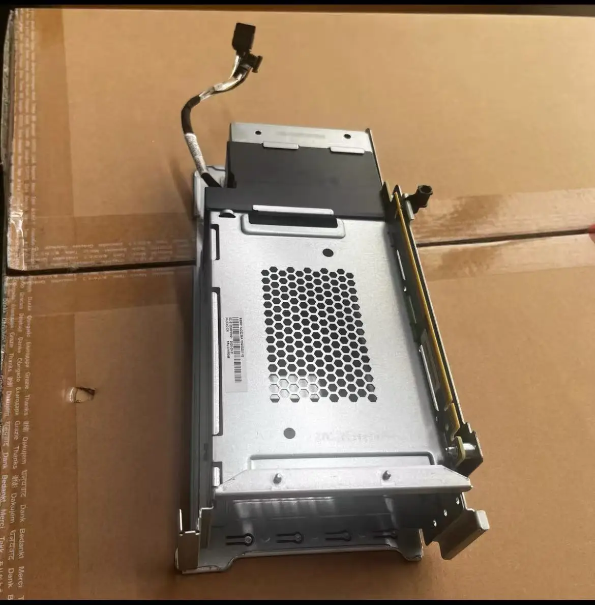 

01KR096 1KR096 ДЛЯ Lenovo SR650 SR590 SR588 HR650X 3,5-дюймовый 2-дюймовый корпус задней панели