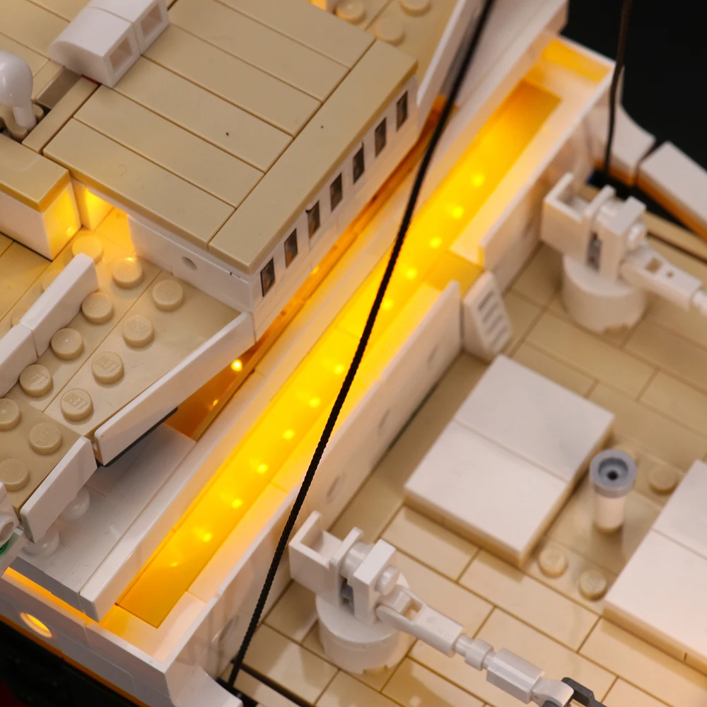 Brick Bling LED light model 10294 is suitable for Titanic building block gifts (including lighting accessories only)