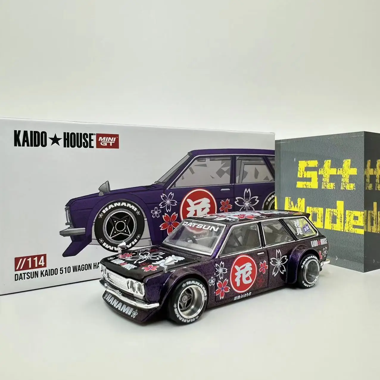 Kaido House x MINI GT 1:64 Datsun KAIDO 510 Wagon Hanami V3 Diecast Model Car