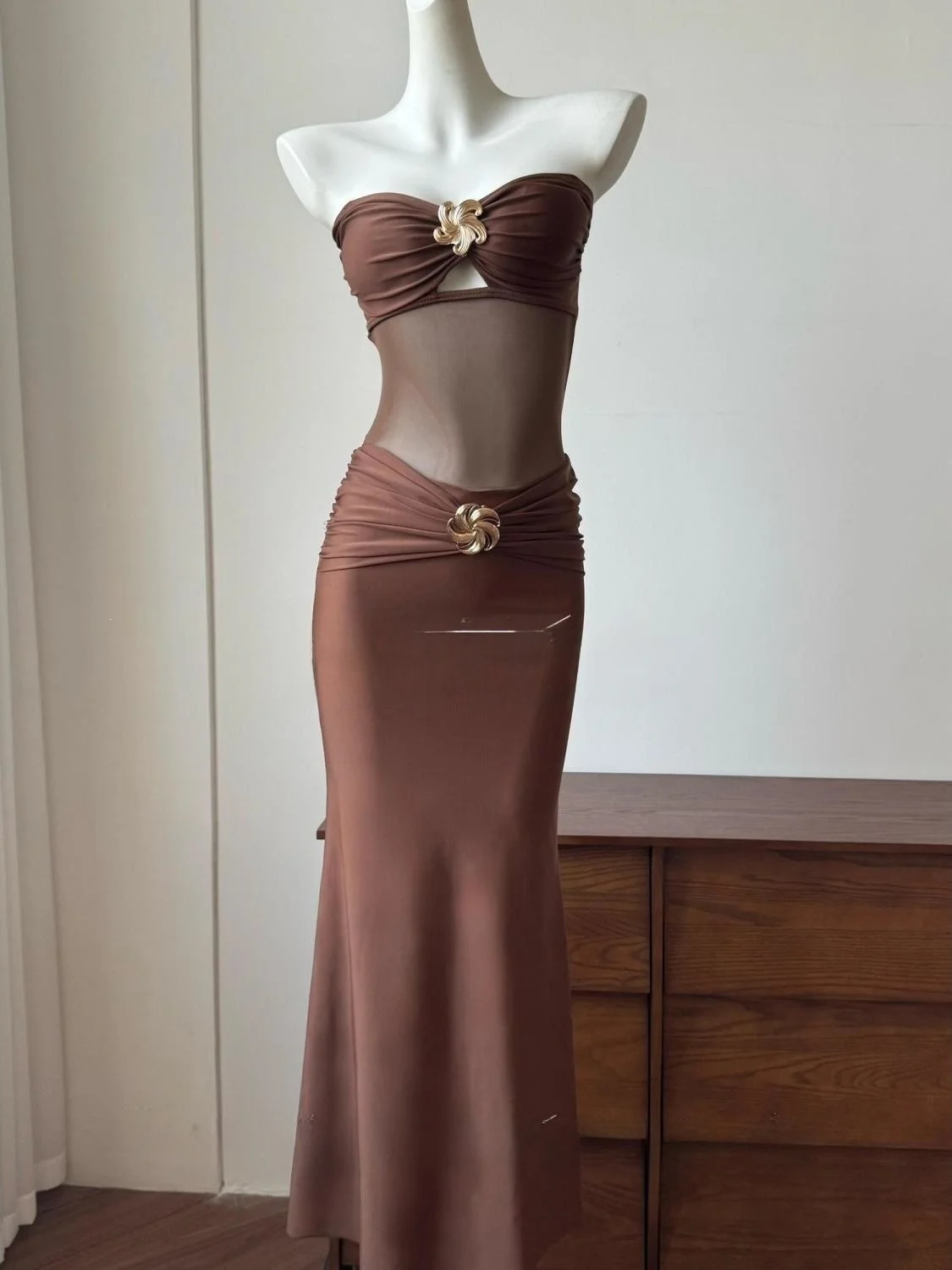 

Сексуальный купальник-бикини без бретелек, облегающий, с эффектом «рыбий хвост», для пляжного отдыха, термальных источников, из чувственной нейлоновой ткани, не просвечивающий, для прогулок, повседневный.