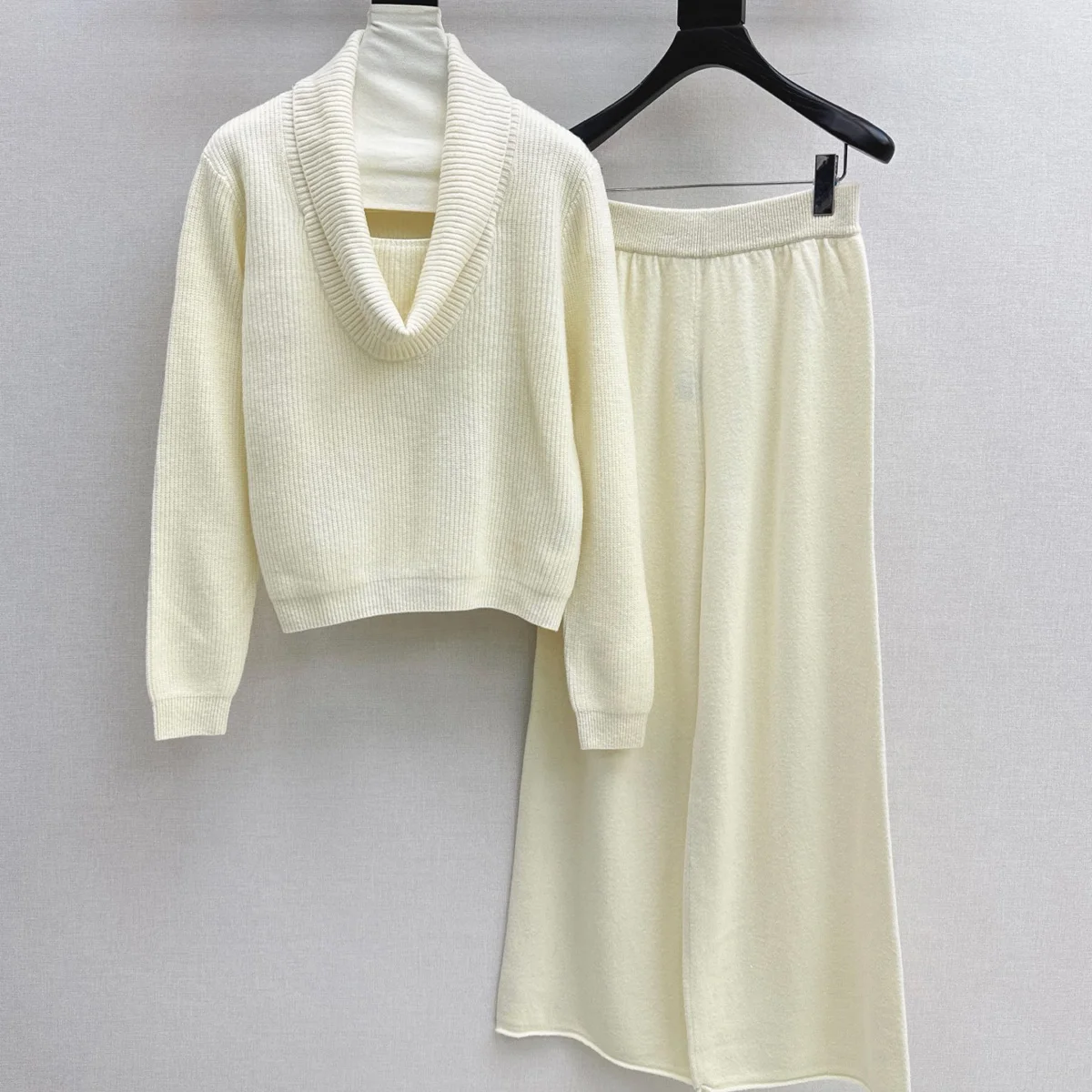 High Quality Women Lapel Deep V Knit Two Piece Set, Long Sleeve Sweater & Elastic Waist Wide Leg Pants Casual Outfit lyt26101321