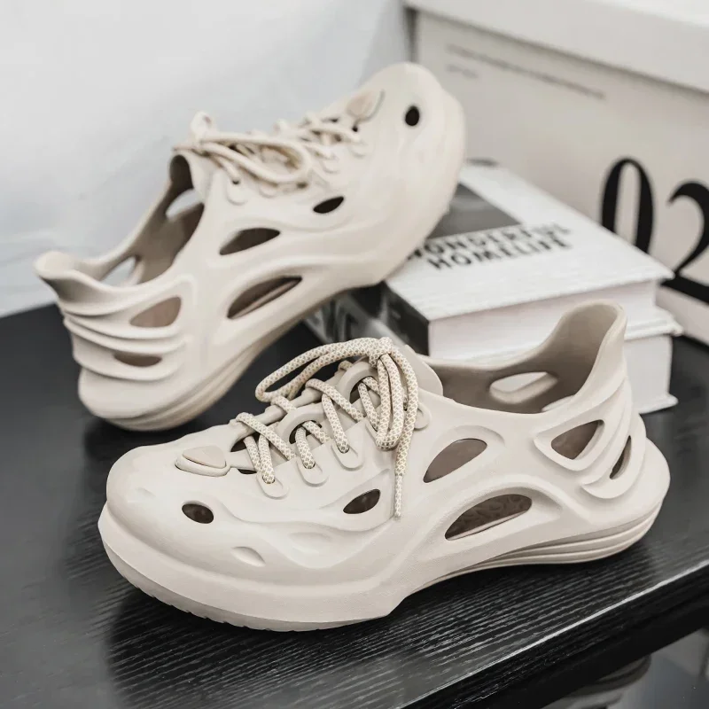 جديد لينة وحيد في الهواء الطلق حذاء للحديقة مقاوم للماء ثقب الموضة أحذية الصيف القيادة النعال الرجال تنفس الصنادل الدانتيل عادية