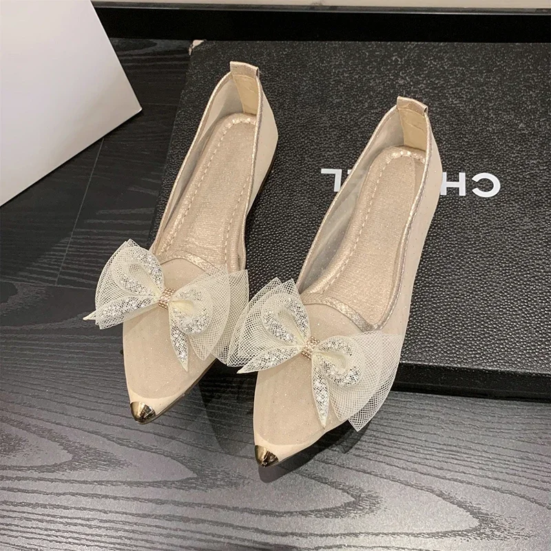 

Pop Pointed French Women's Shoes Flat Soft Leather Gentle Single Shoes Lady With Skirt Bow