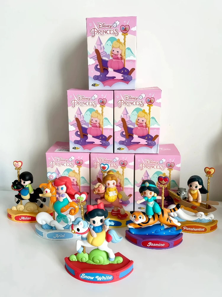 

Набор из 52 фигурок-сюрпризов Disney Princess Carousel: милые коллекционные аниме-куклы, настольные украшения, креативный подарок, таинственная коробка
