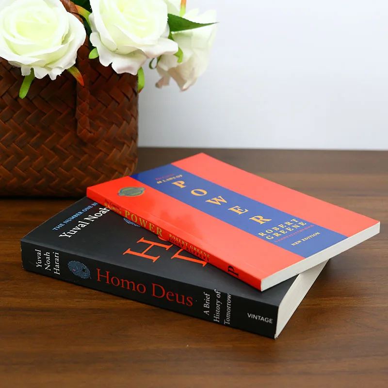 〈48 Zasad Mocy〉+〈Krótka Historia Przyszłości〉Krótka historia strategii mocy i światu przyszłego już dziś Dobry podręcznik