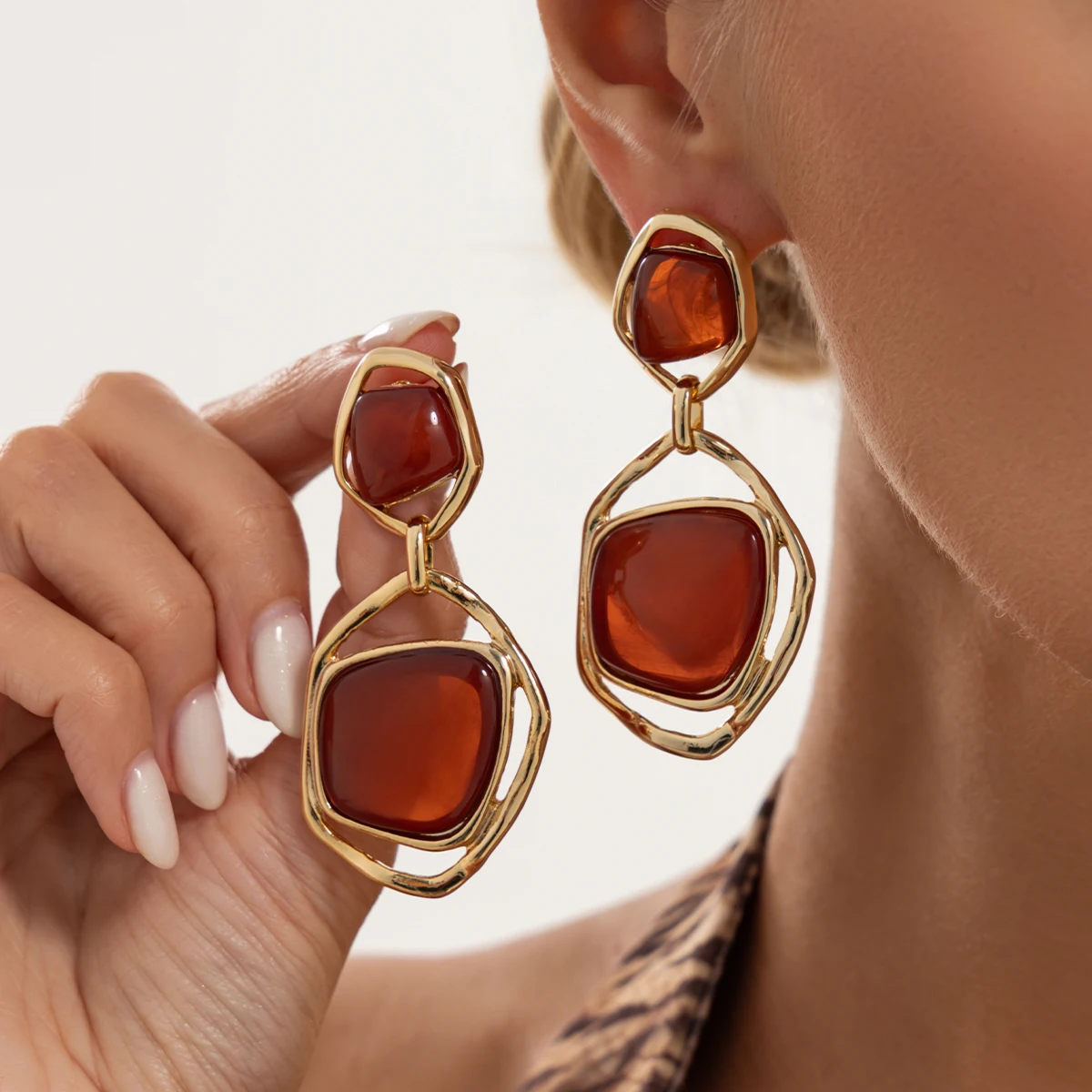 Ingemark 3 Colors Trendy Irregular Geometry Pendant Earrings for Women Vintage Inlay Resin Piercing Drop Earrings Jewelry Gifts