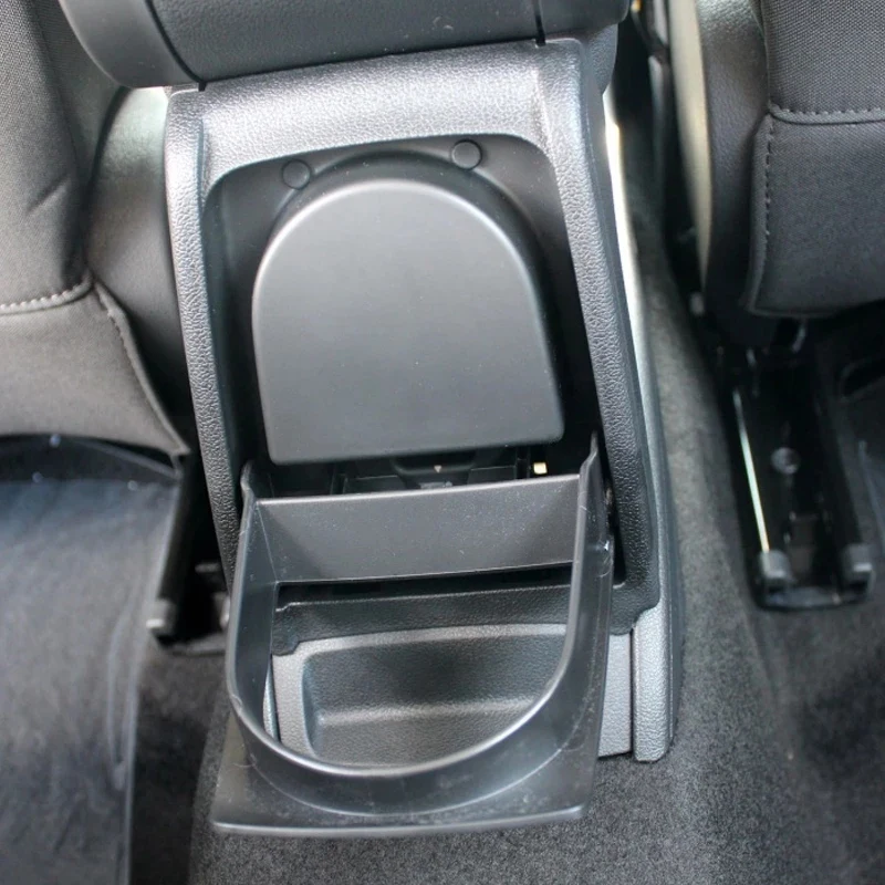 Auto-Wasserbecherhalter hinter dem zentralen Sessel, Getränkebecherregal für POLO 2011–2018, 6. 862 531 6. 862531