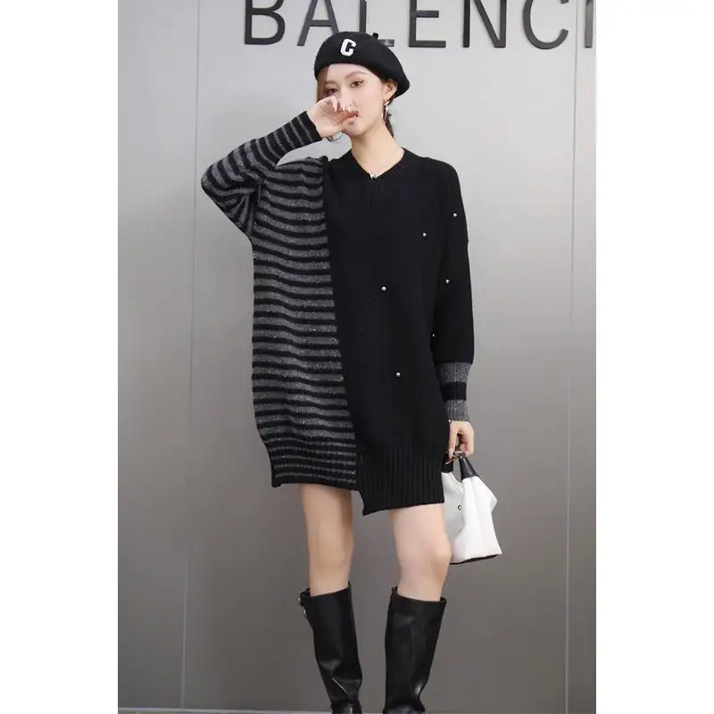 Vefadisa 2024 Autumn Winter New Dark Gray Beaded Women Pullover Sweater V-neck Long Sleeve Spliced Striped Sweater ZXY1316A