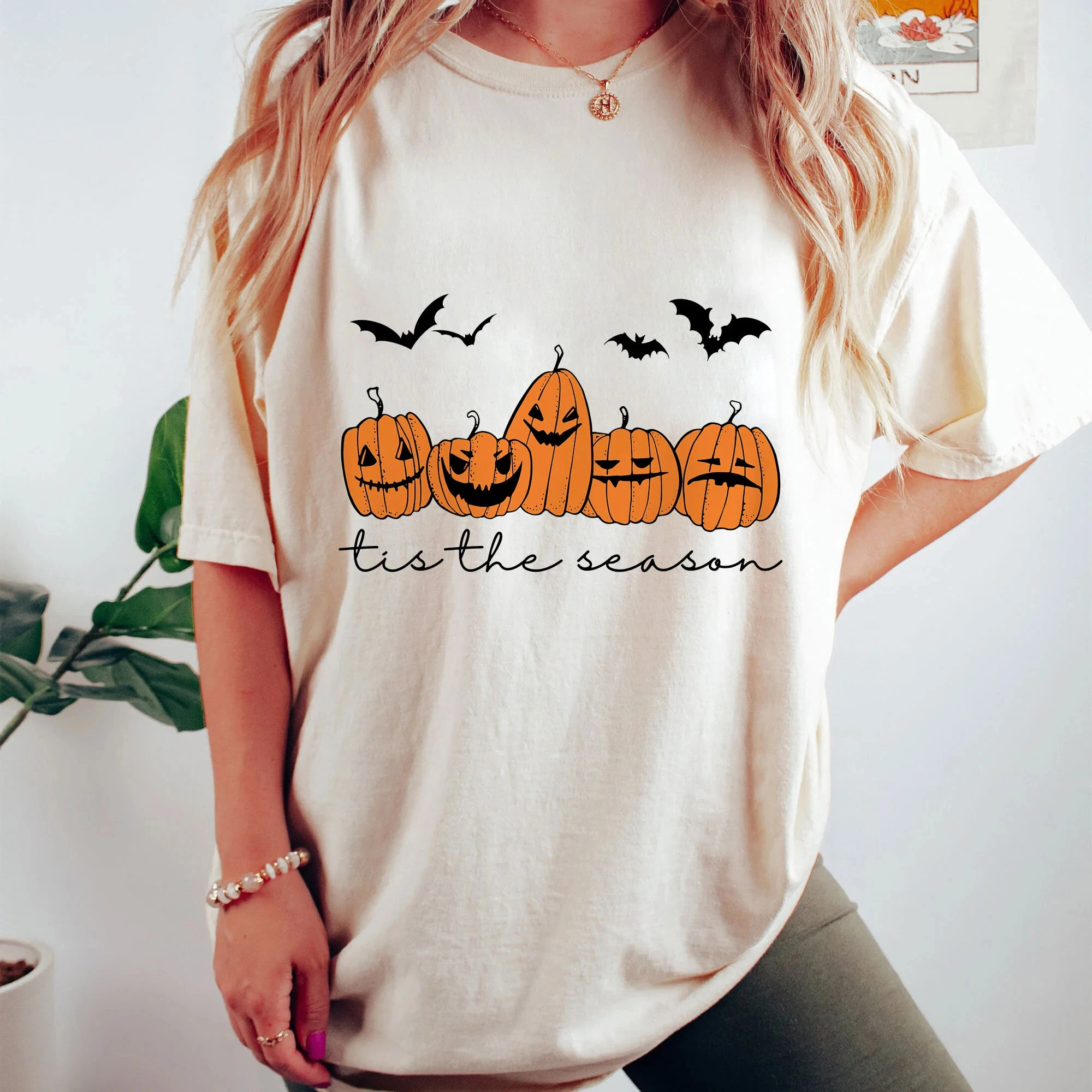 Vintage Cartoon Horror Pumpkin Skulls in Different Shapes Bat Print Female T-shirt New Hot Sale Popular Halloween Casual Shirt