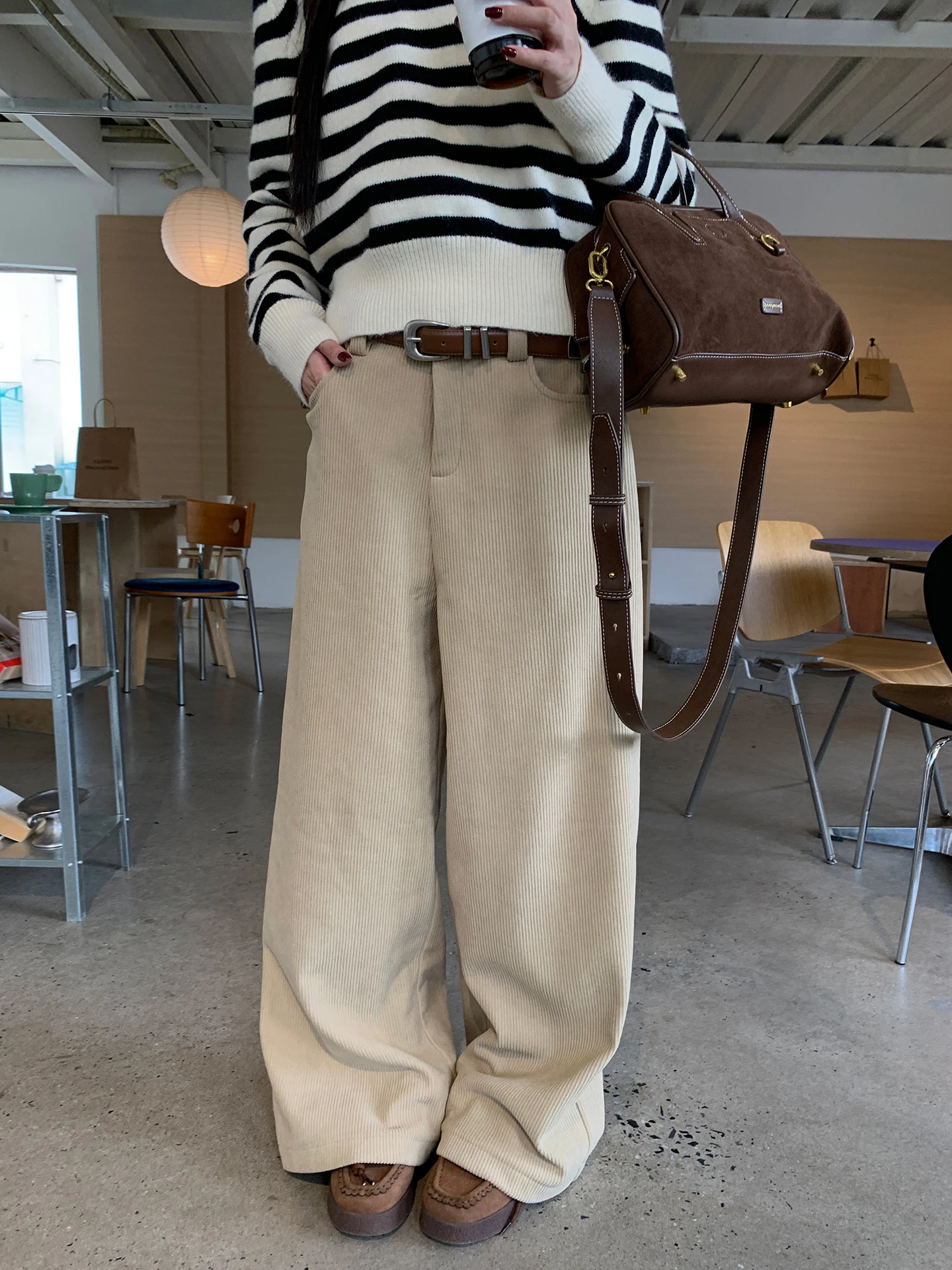 بنطلون واسع الساق للنساء بأسلوب المشاهير الأحمر، موديل جديد لخريف وشتاء 2025، تصميم فضفاض بأسلوب كسول، بنطلون كاجوال من القطي...