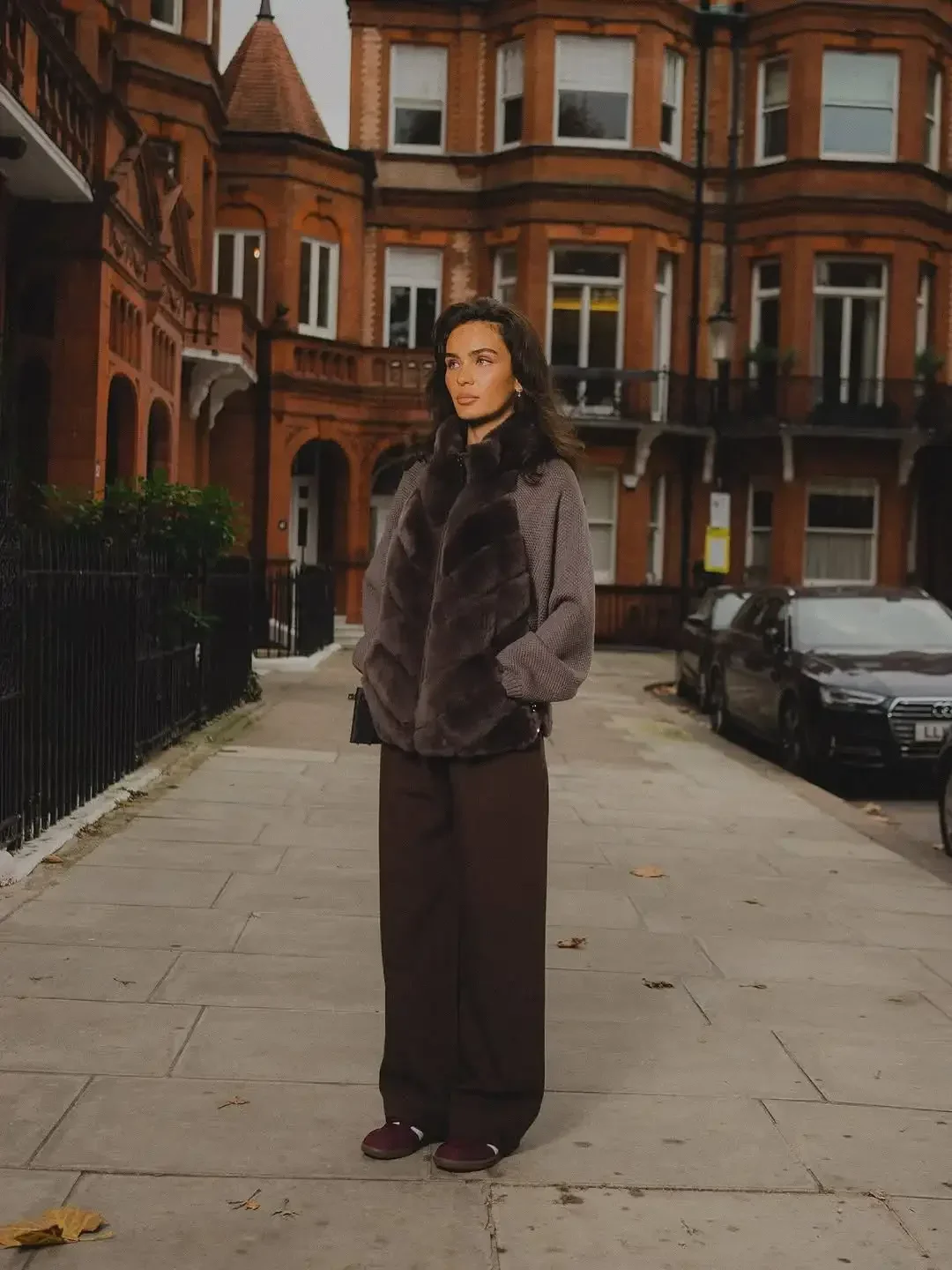 Zimní teplý svetr s kožešinovou pletenou rukávovou vestou, prošívaná bunda se zipem vpředu, stojáček na límci 2026, ležérní dámský svetr, módní útulný dámský kabát - náhled 2