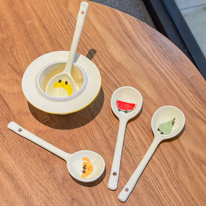 

Набор из 4 милых керамических ложек с фруктовым узором, новинка 2026 года, для дома, с подглазурной росписью, изысканная столовая посуда, высокоэстетичные ложки для десертов и супов