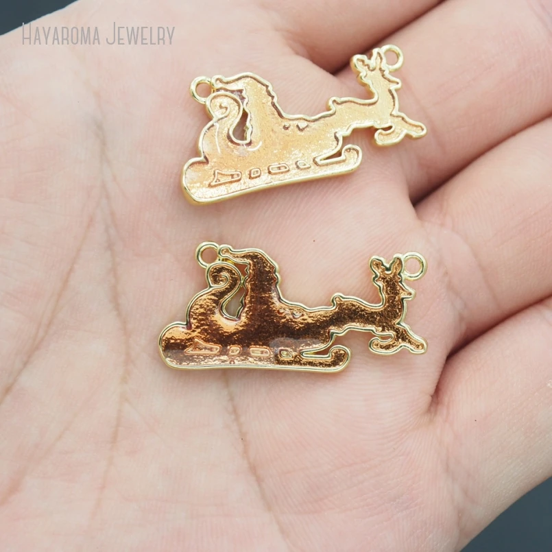 5Pcs Sleigh Christmas Jewelry Copper Enamel Metal Wholesale Gold Color Pendant PM52398