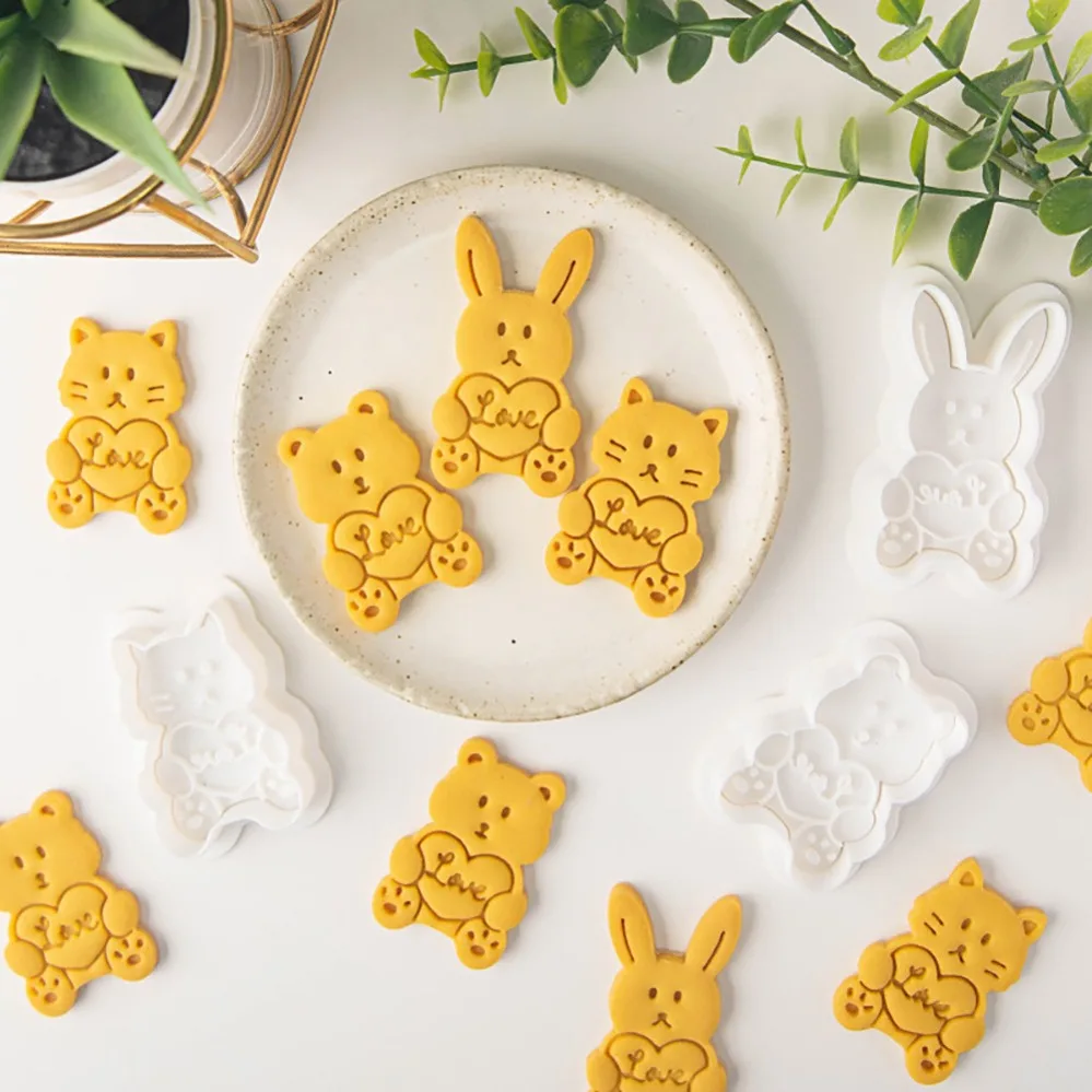 Valentine's Day Cookie Cutters Cartoon Rabbit Bear Biscuit Mold Cookie Stamp Kitchen Baking Pastry Bakeware Dessert Supplies