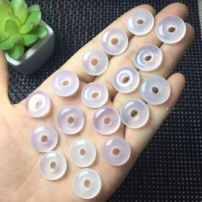 

Factory Wholesale Gao Bing White Chalcedony Small Safety Buckle Accessories Pendant20MMAgate Peace Buckle Jade Pendant Ornament