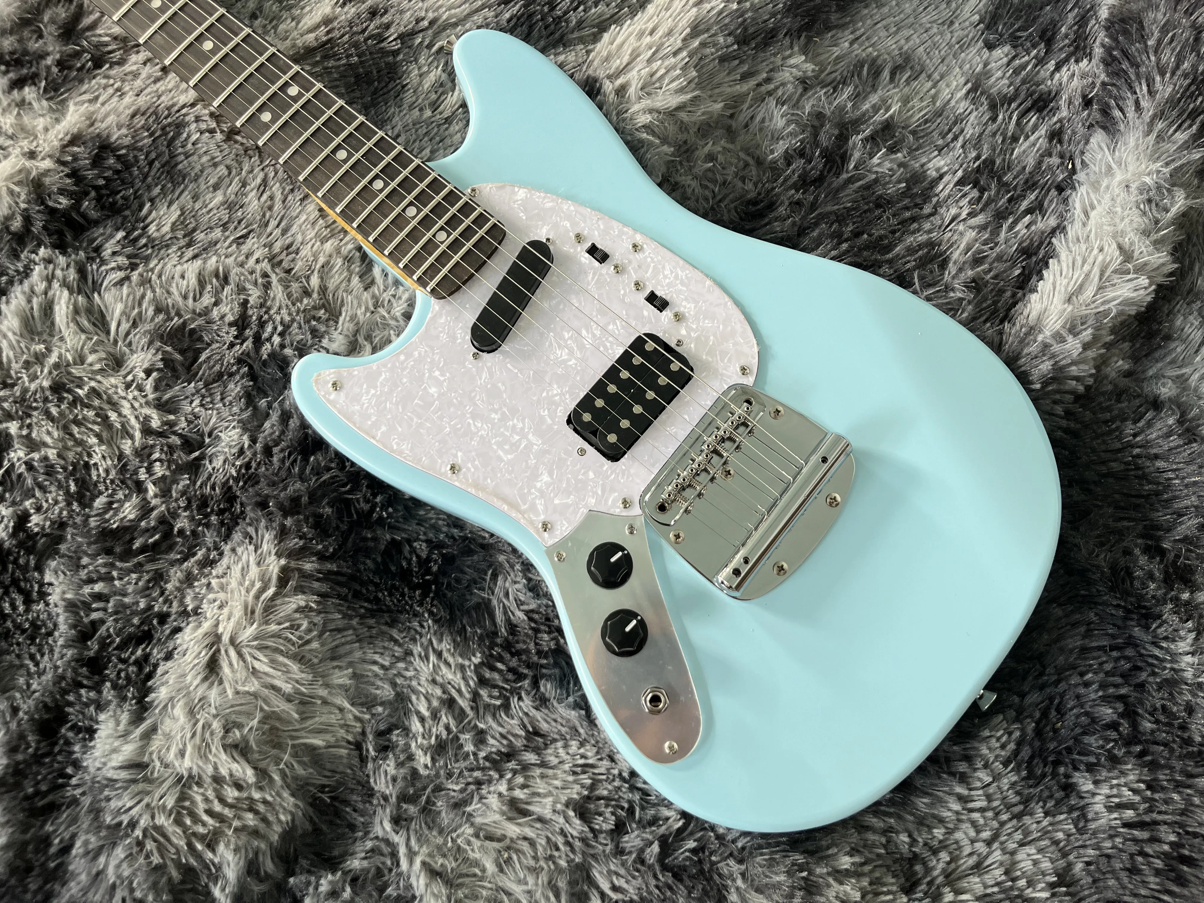 Chinese Electric Guitar Mustang Left Hand Blue Color 6 Strings Basswood Body