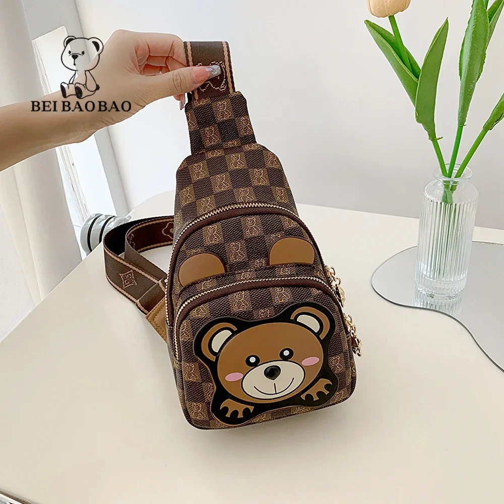 2024 New Trend Genuine Leather  Fashion Trend Bear Cross Women\'s Casual Chest Bag Simple Commuter Shopping Crossbody Bag