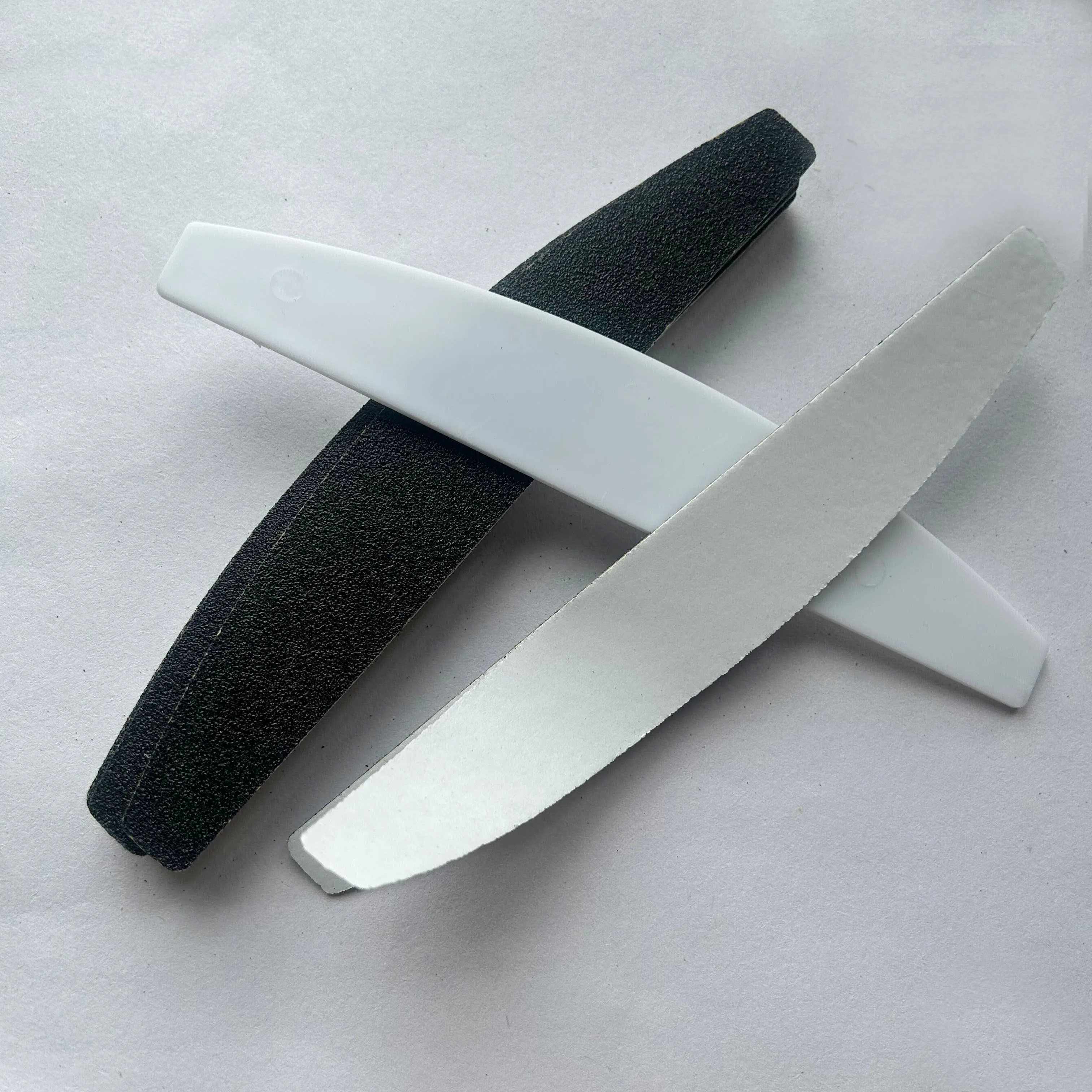1 Pc plastic Base with 1 Set (30 Pcs) Removalble Pads Replacement Sandpaper Pads 100 180  240 Black  Halfmoon Shape Nail File
