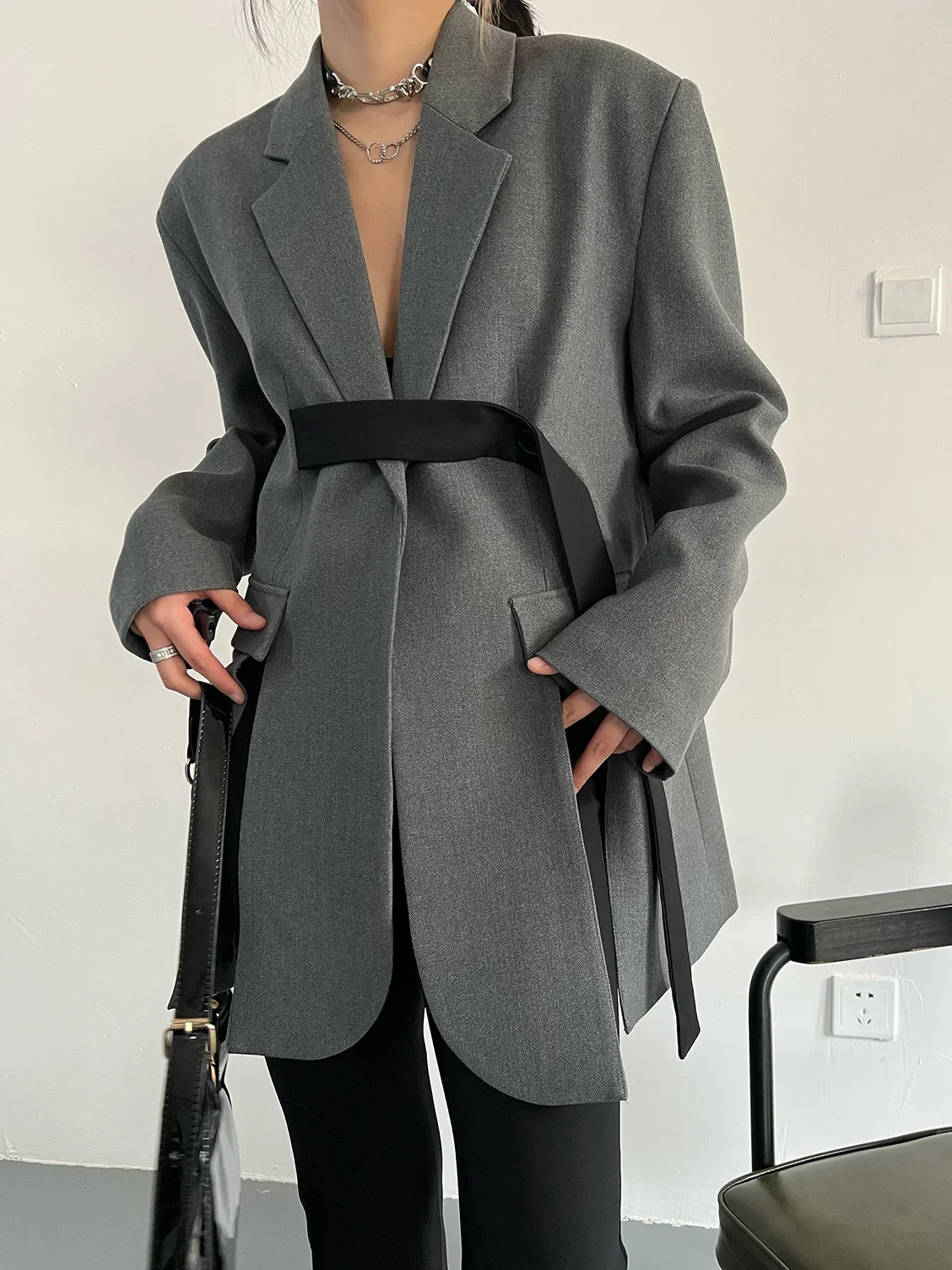 Women Gray Ribbon Slit Big Size Blazer New Lapel Long Sleeve Loose Fit Jacket Fashion Tide Spring Autumn 2024 Street Style