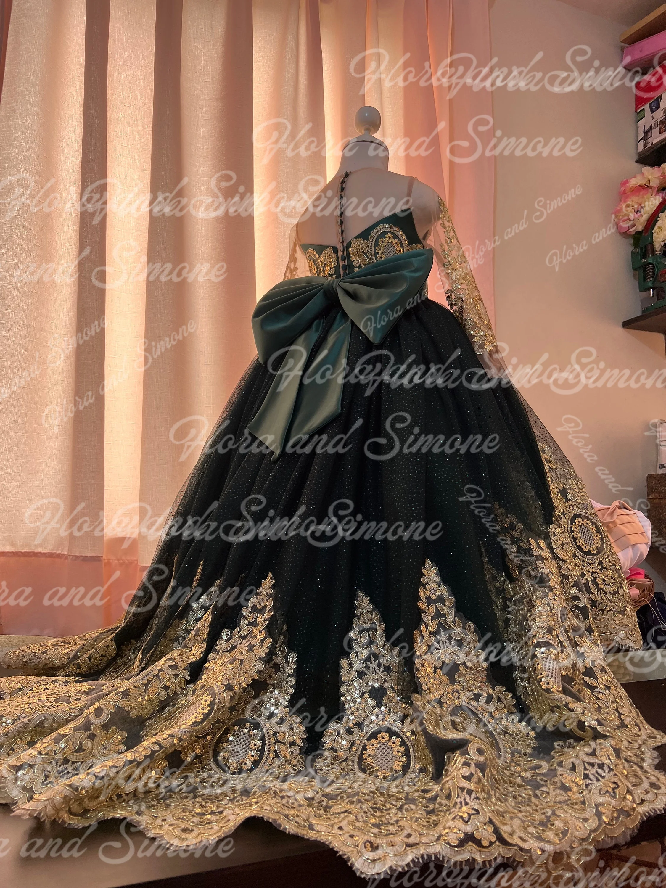 customized  Gorgeous Green Flower Girls Dress Wedding Dresses Gold Appliques Kids Birthday Party Dresses Evening Gowns Parties