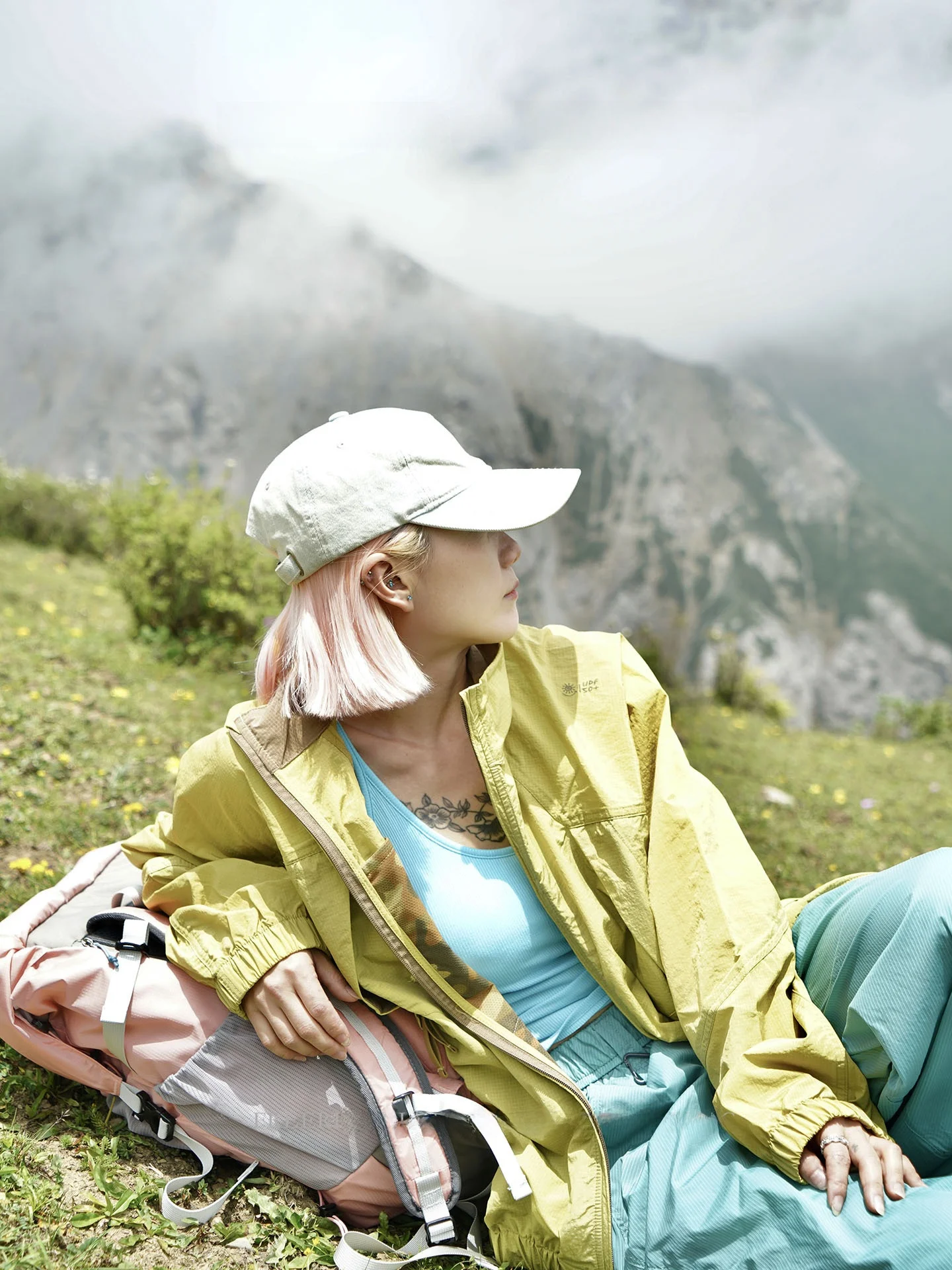 Outdoor Hiking Waterproof Quick Dry Jacket Retro Style Nylon Fabric Unisex Short Coat for Spring Autumn Wild Party Series