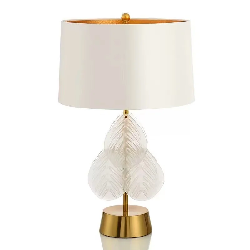 

American luxury fashion creative gold wrought iron bedroom bedside table lamp European atmospheric model room leaf lamp