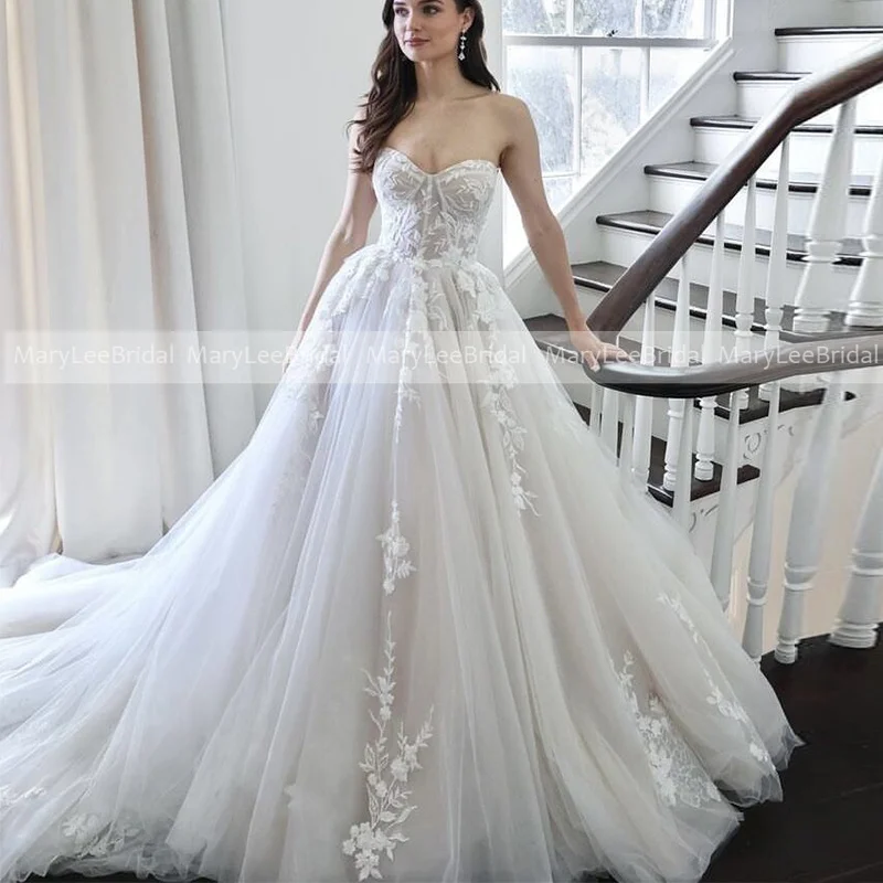 Elegant Sweetheart White Wedding Dresses Floral Lace Applique Exposed Boning Ball Gown Princess Tulle Bridal Dress Personalised