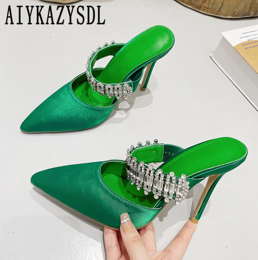 

AIYKAZYSDL 2023 Fashion Runway Satin Silk Slides Women Crystal Rhinestone Mules Slippers Cut Out Strap High Heel Stilettos Shoes