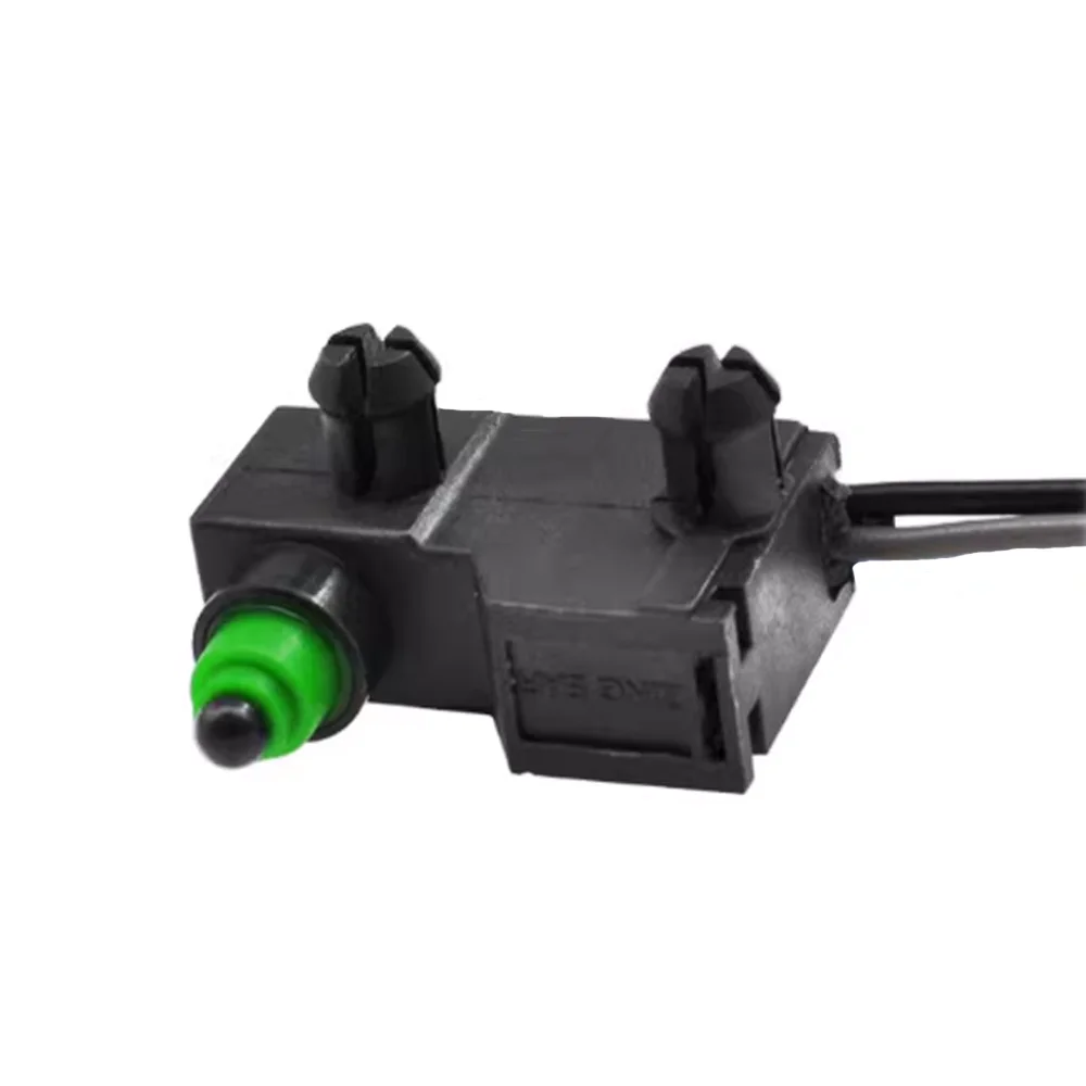 Microinterruptor à Prova d'Água Série G305 Normalmente Fechado com 2 Fios NC para Automotivo G305-130F00B34D-FL550