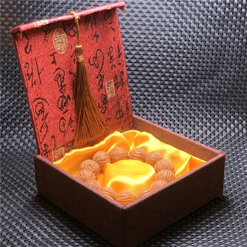 

Crafts Box Buddha beads bracelet box Linen Tassel Gift Box DIYJewelry Wholesale 12cm