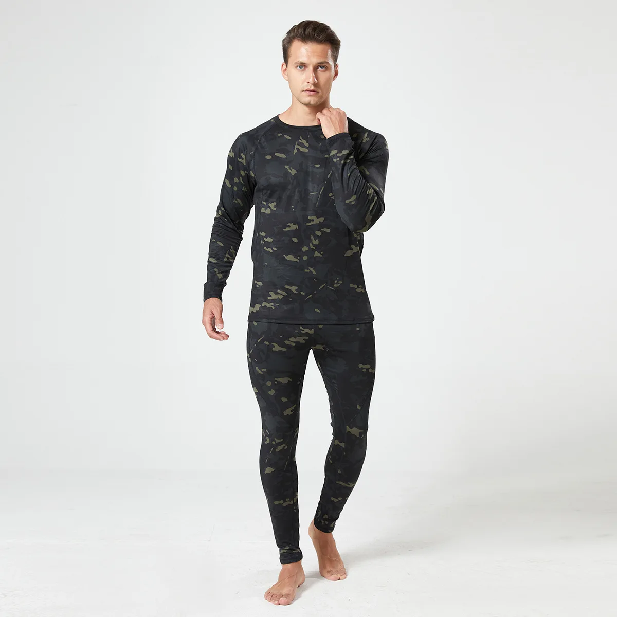 Autumn and Winter Men's Fleece Thermal Underwear Set Fleece Camouflage Suit Outdoor Camouflage Sports Set