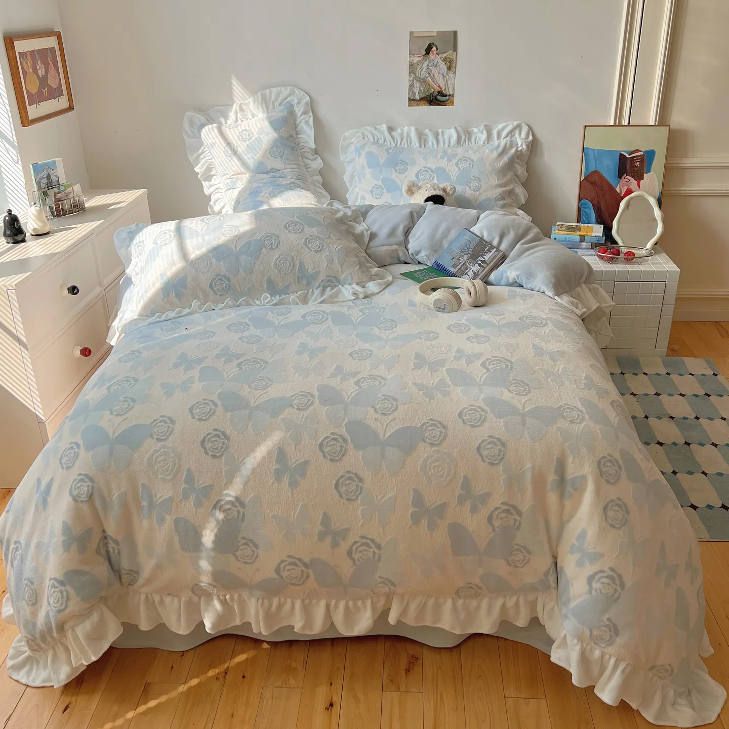 

Embossed Embroidered Plush Bed Sheet Set All-Season Use Wrinkle-Free Thermal Warm Duvet Cover Pillowcases KING 80X76in 203X193cm