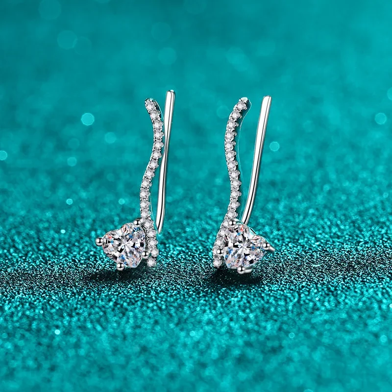 18K gold  Moissanite 0.5carat earrings, love plated PT950 platinum earrings, high-end cool feeling