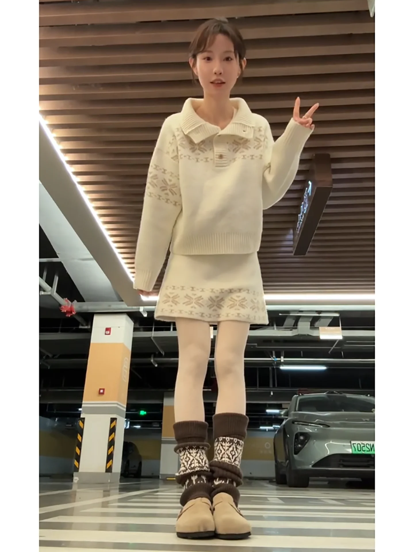 

Unique Beautiful Knitted Sweater And A-Line Skirt Set for Women Autumn Winter Gentle Atmosphere Tassel Design Fashionabl...