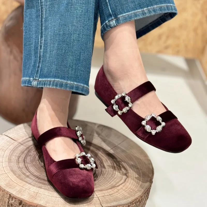 أحذية الخريف النسائية الجديدة من جلد الغزال كاجوال بمقدمة مربعة وحزام من حجر الراين الضحل وكعب منخفض