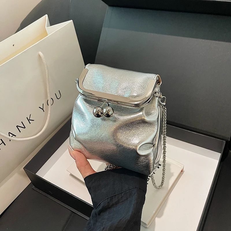 

Versatile Ladies' Bag In Internet-Famous Style, Hand-Carry Option For Daily Commuter And Light Luxury Needs